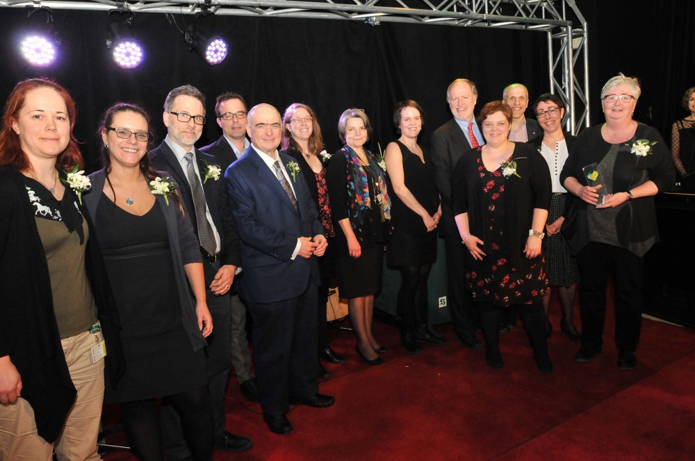 L&rsquo;&eacute;quipe gagnante du Prix du doyen, Gala du m&eacute;rite de la FMSS, 6 avril 2017