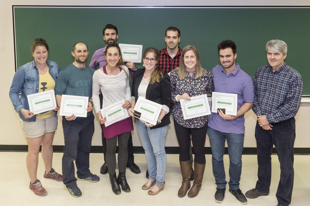Les prix d&rsquo;excellence remis &agrave; huit r&eacute;cipiendaires par le vice-doyen Pr Alain Delisle.