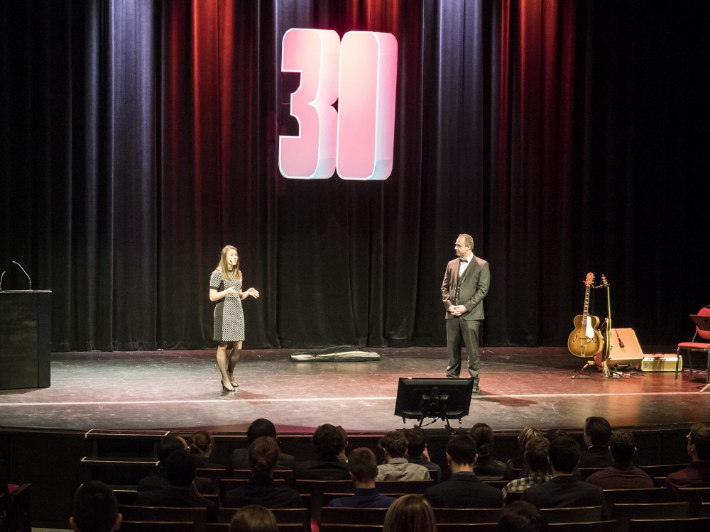30e Gala du m&eacute;rite de la Facult&eacute; de g&eacute;nie anim&eacute; par&nbsp;Aim&eacute;e-Line &Eacute;mond, &eacute;tudiante au baccalaur&eacute;at en g&eacute;nie chimique, et le professeur Roch Lefebvre.