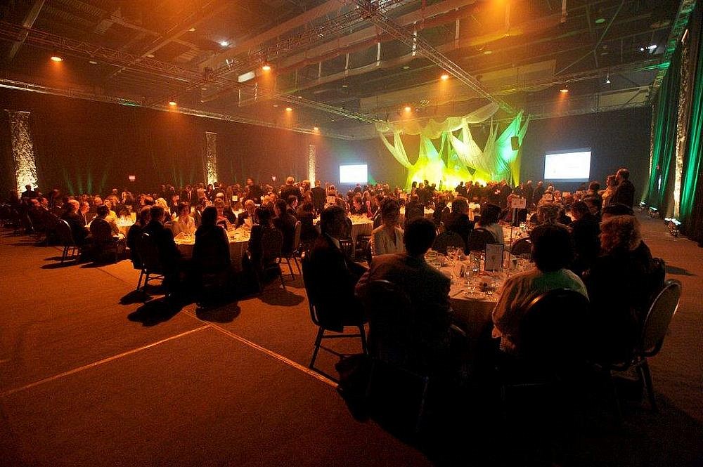 Pas moins de 500 convives sont attendus le 3 mai 2012 pour saluer les r&eacute;ussites de 11 dipl&ocirc;m&eacute;s et d'une entreprise, qui seront officiellement nomm&eacute;s ambassadeurs de l'UdeS