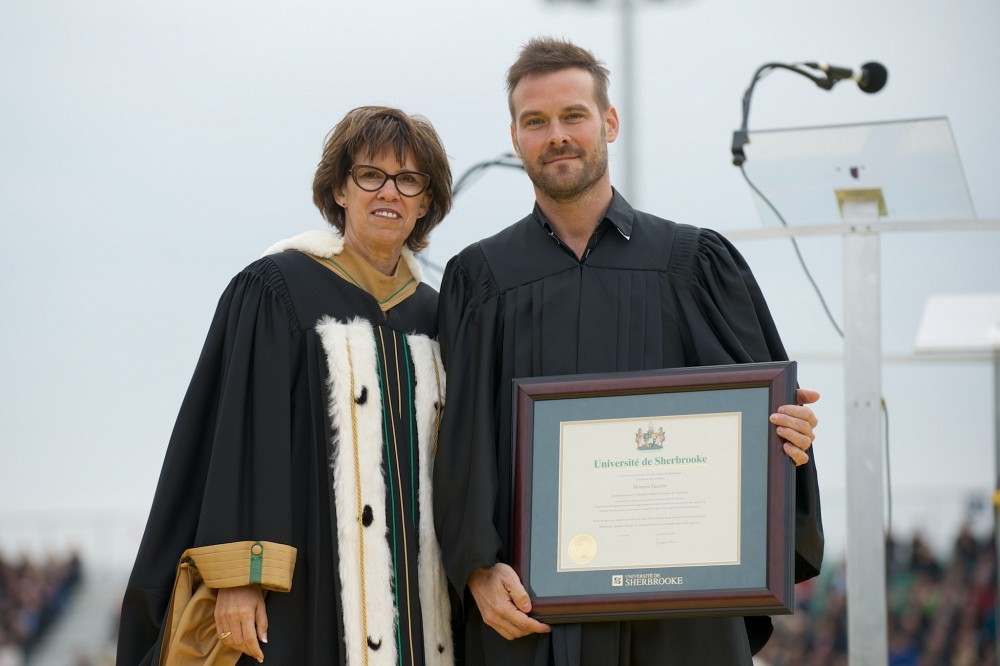 La rectrice de l'Universit&eacute; de Sherbrooke, Luce Samoisette, en compagnie de Dominic Audet, cofondateur de l'entreprise Moment Factory et chef de l&rsquo;innovation technologique.