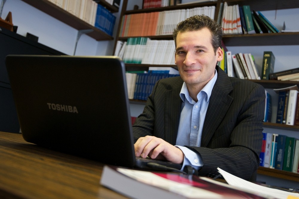 Le professeur Patrick Mignaulttravaille sur les r&eacute;gimes de retraite.