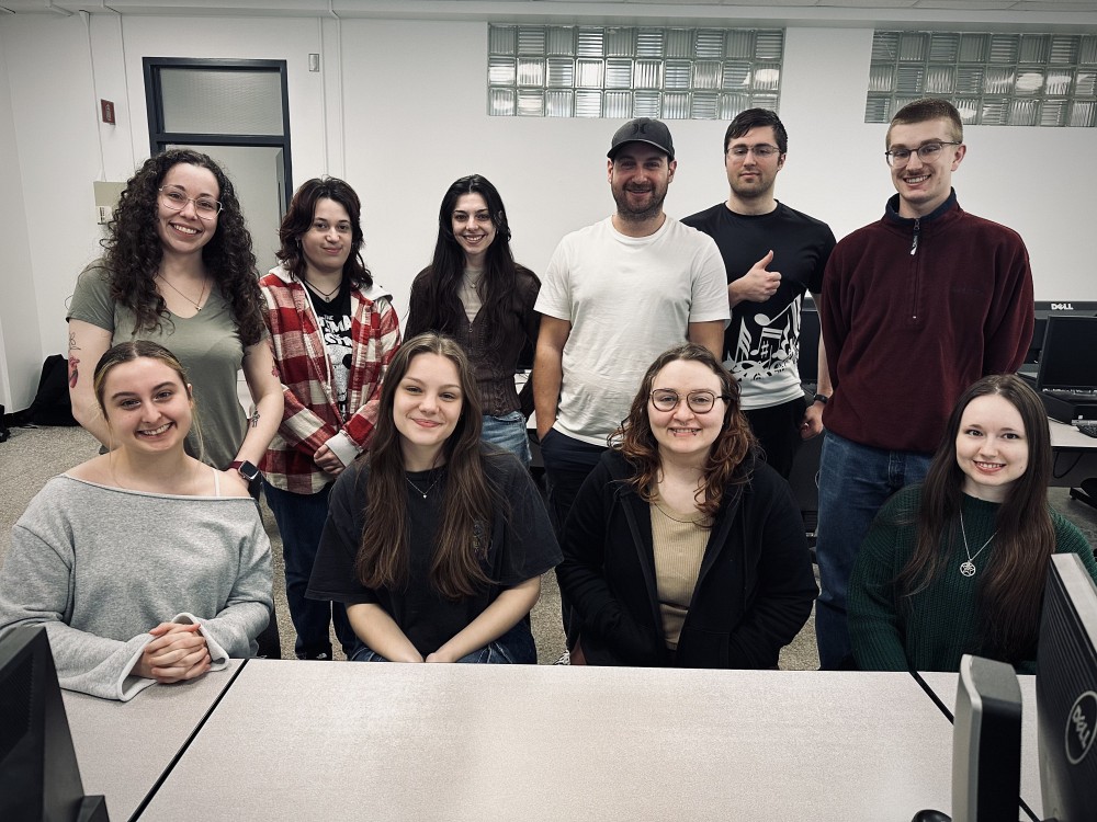 Dans le cadre des cours offerts dans les programmes de traduction de l'UdeS, les &eacute;tudiantes et les &eacute;tudiants se familiarisent notamment avec le sous-titrage et le doublage en travaillant sur des projets concrets.