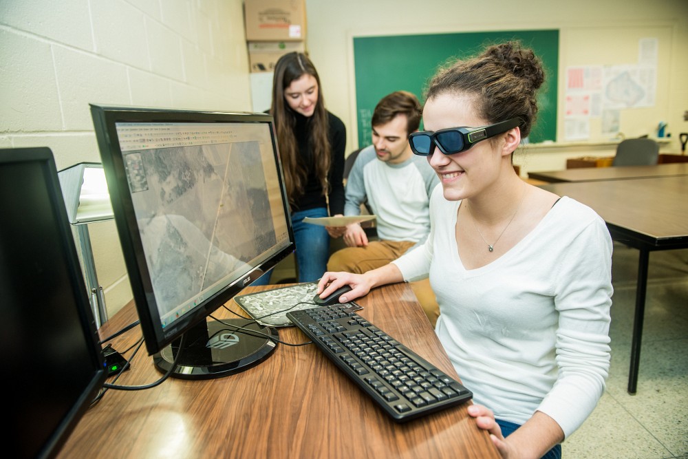 &Agrave; la crois&eacute;e de la g&eacute;ographie et de l&rsquo;informatique, la g&eacute;omatique est un domaine o&ugrave; les offres d&rsquo;emploi sont de plus en plus nombreuses.