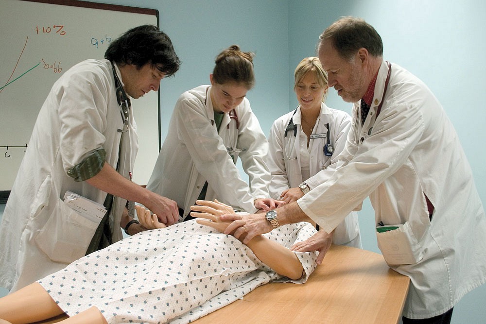 Depuis 20&nbsp;ans, le nombre de stagiaires a d&eacute;cupl&eacute;&nbsp;: en&nbsp;2010, ils ont &eacute;t&eacute; plus de 1200&nbsp;&agrave; apprendre leur m&eacute;tier au c&oelig;ur m&ecirc;me de l'action.