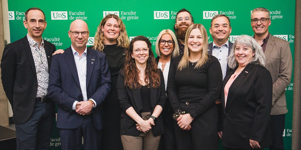 Pr Jean Proulx, doyen de la Facult&eacute; de g&eacute;nie, Marc Dutil, pr&eacute;sident et chef de la direction de Groupe Canam, les panellistes et collaboratrices et collaborateurs de Groupe Canam