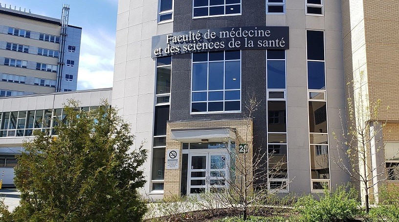 Chaque ann&eacute;e, des &eacute;tudiantes et &eacute;tudiants en m&eacute;decine rencontrent des &eacute;l&egrave;ves du secondaire pour leur faire d&eacute;couvrir les &eacute;tudes en sciences de la sant&eacute;.