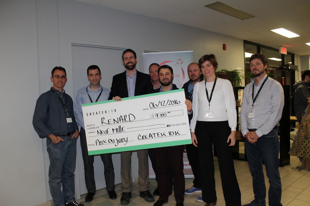 Le gagnant, Fran&ccedil;ois Grondin, en compagnie des membres du jury du concours Createk10k.