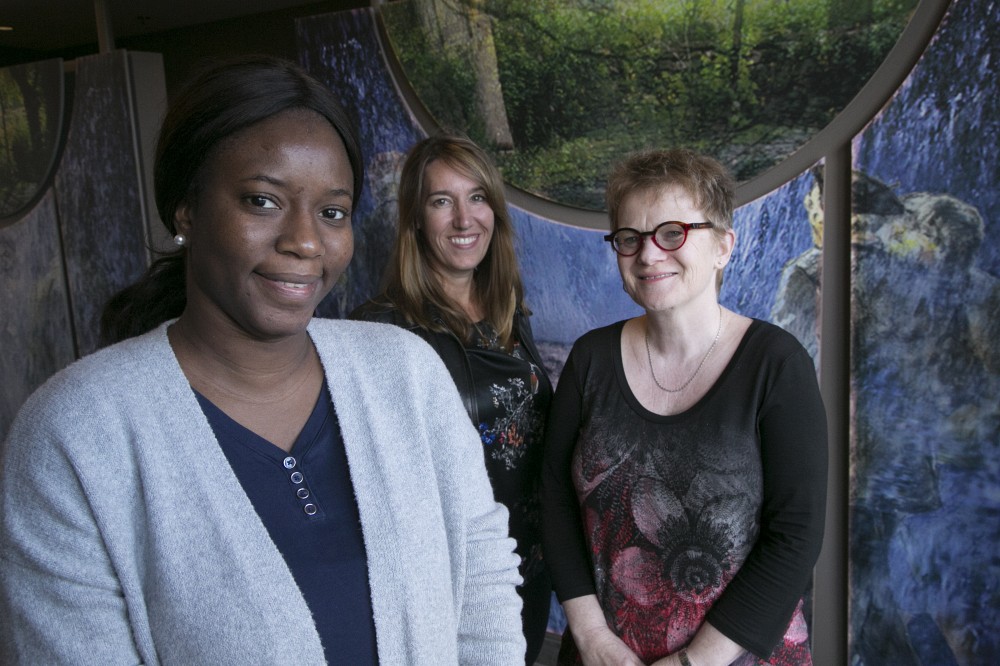 Fanta Fane, auxiliaire de recherche, Lucie-Caroline Bergeron, coordonnatrice de DIRA-Estrie, et la professeure Marie Beaulieu, titulaire de la Chaire de recherche sur la maltraitance envers les personnes a&icirc;n&eacute;es.