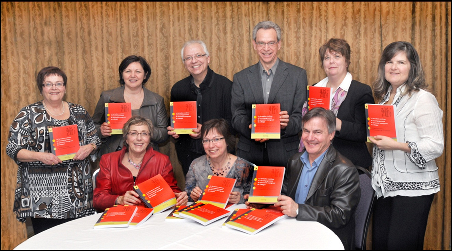 De gauche &agrave; droite, Nicole Bizier C&eacute;gep de Sherbrooke, Lina Martel, C&eacute;gep de St-Hyacinthe, Luc Desautels, C&eacute;gep r&eacute;gional de Lanaudi&egrave;re &agrave; L'Assomption, Roger de Ladurantaye C&eacute;gep de Rivi&egrave;re du Loup, Julie-Line Leroux C&eacute;gep de St-Hyacinthe, Martine St-Germain C&eacute;gep de l'Outaouais, L&eacute;ane Arsenault, directrice de PERFORMA, Lise St-Pierre professeure au secteur PERFORMA, Benoit Bolduc directeur de l'AQPC (Association qu&eacute;b&eacute;coise de p&eacute;dagogie coll&eacute;giale).