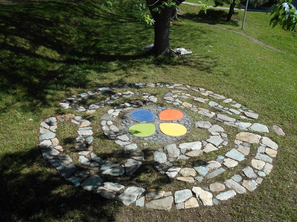 La clef au sol, une &oelig;uvre de Lo&iuml;c Brurat, Laura Cardenas, Kim Journeault, Jacinthe Lavoie-Tremblay et Jan-L&eacute;opold Munk.