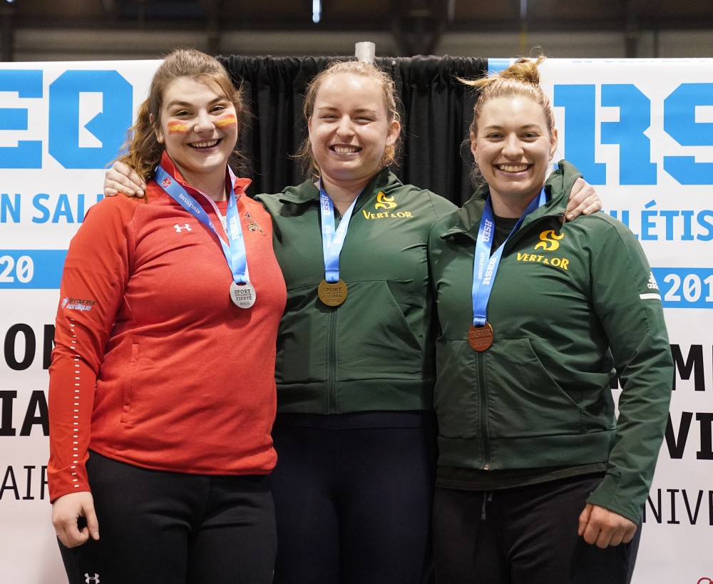 Ariane Dubois au centre et Marie-&Egrave;ve Deviller-Matte, &agrave; droite.