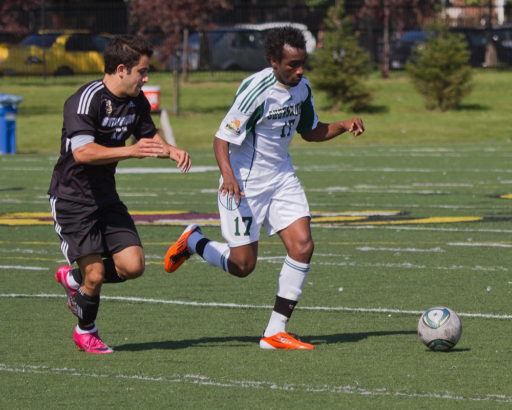 Djibi Diao a marqu&eacute; le but qui a failli donner la victoire au Vert & Or, vendredi soir face aux Citadins de l'UQAM.