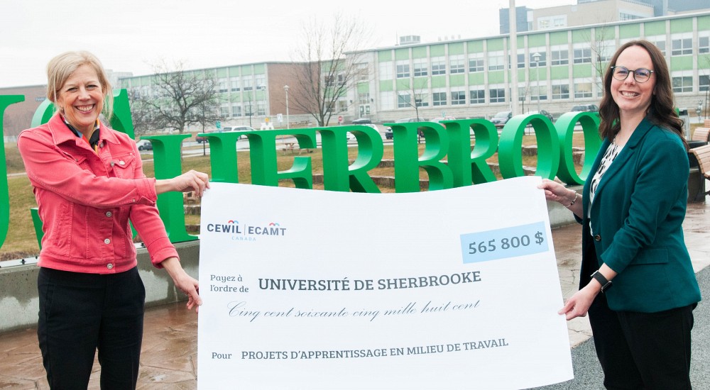 Christine Hudon, vice-rectrice aux &eacute;tudes &agrave; l'Universit&eacute; de Sherbrooke, et Charl&egrave;ne Marion, d'Enseignement coop&eacute;ratif et apprentissage en milieu de travail.