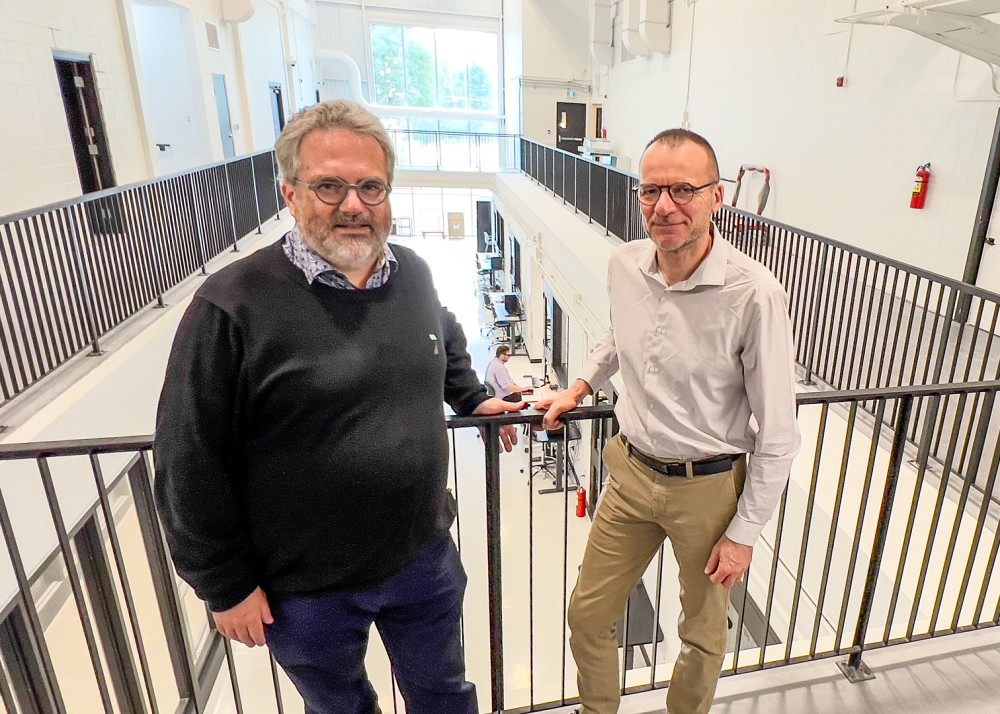 Pr Vincent Aimez (UdeS) et Bernard Legrand (CNRS), directeurs scientifiques de l'IRC Innovations pour une plan&egrave;te durable.