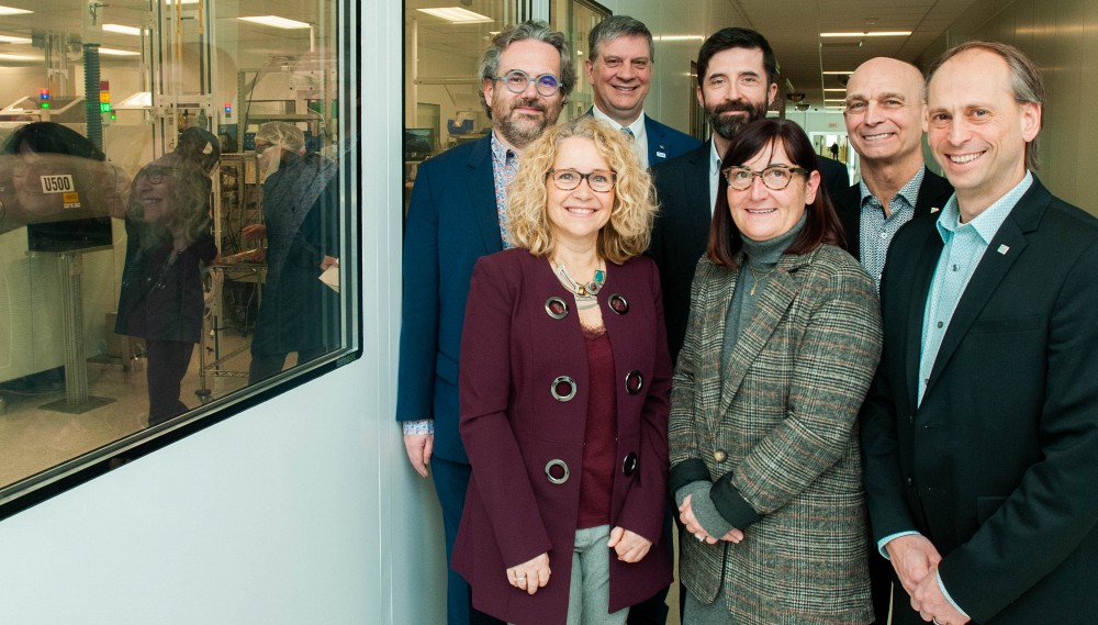 Pr Vincent Aimez, vice-recteur &agrave; la valorisation et aux partenariats, Marie-Claude Messier, VP D&eacute;veloppement des Affaires, PROMPT,&nbsp;Normand Bourbonnais, pr&eacute;sident-directeur g&eacute;n&eacute;ral, Centre de collaboration MiQro Innovation (C2MI),&nbsp;Val&eacute;rie Oberson, professionnelle technique senior, IBM Canada, Pr Julien Sylvestre, Pr David Danovitch et Pr Dominique Drouin de l'Universit&eacute; de Sherbrooke.