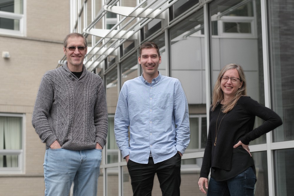 Trois des auteurs et autrices de la publication dans Nature Communications : le Pr&nbsp;Jean-Philippe Bellenger, Vincent Charron-Lamoureux et la Pre&nbsp;Pascale B. Beauregard