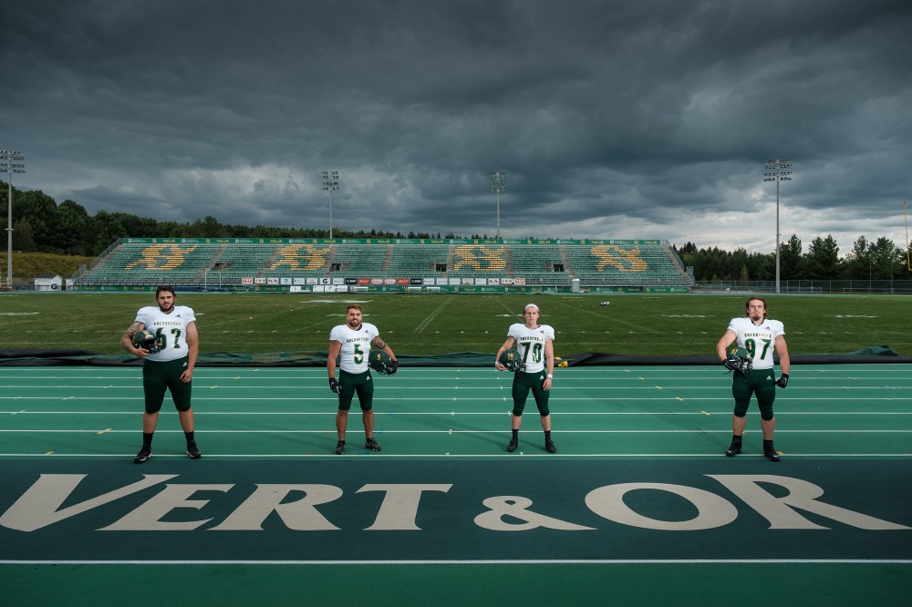 Les quatre capitaines de l'&eacute;dition 2021 du Vert & Or en football, Anthony Vandal, Jean-Philippe Hudon, Louis Tardif et J&eacute;r&eacute;mie Verreault.