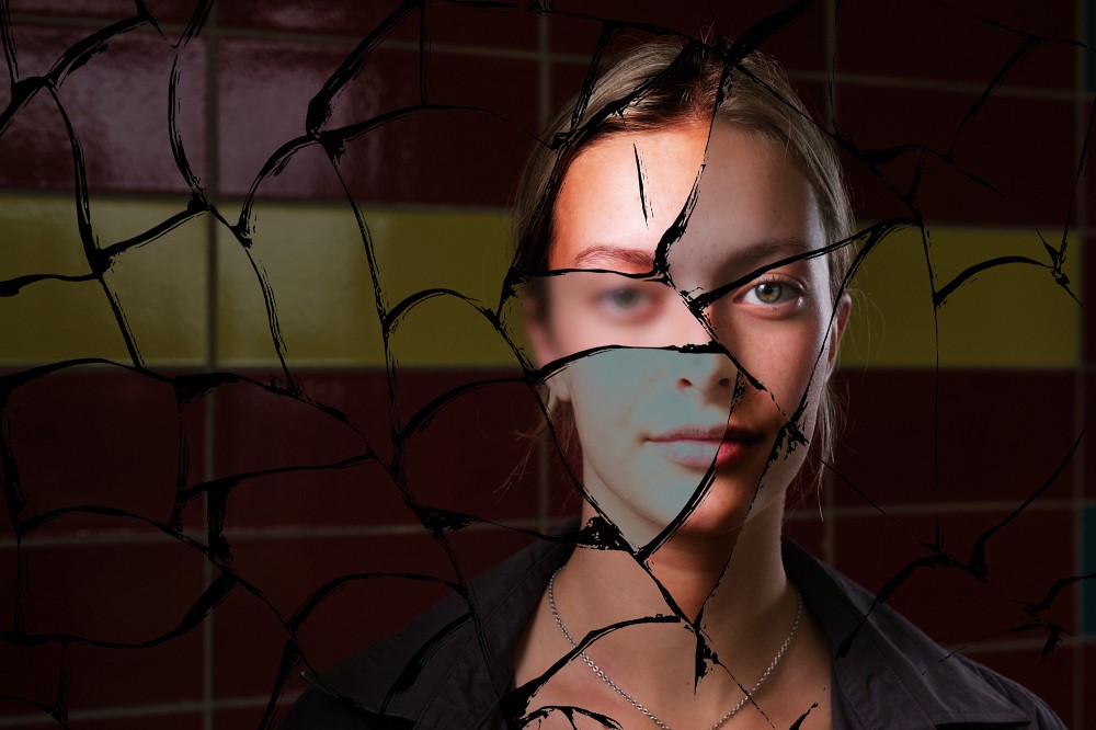 Certaines s&eacute;ries t&eacute;l&eacute;vis&eacute;es et films d&eacute;peignent les troubles de la personnalit&eacute; avec justesse,&nbsp;mais plusieurs contribuent aux st&eacute;r&eacute;otypes et &agrave; la stigmatisation autour de la sant&eacute; mentale.&nbsp;Photomontage : Michel Caron - UdeS