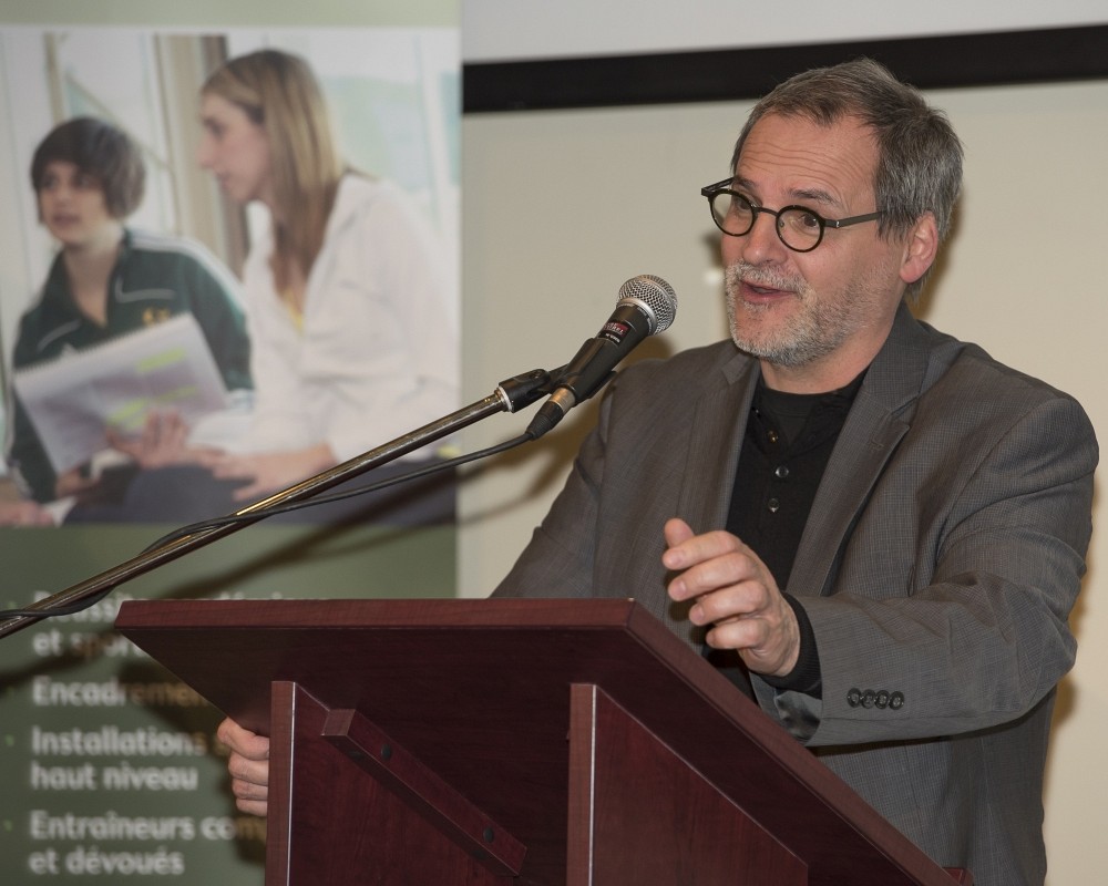 Alain Webster, vice-recteur aux relations gouvernementales, au d&eacute;veloppement durable et au Campus de Longueuil &agrave; l'UdeS.