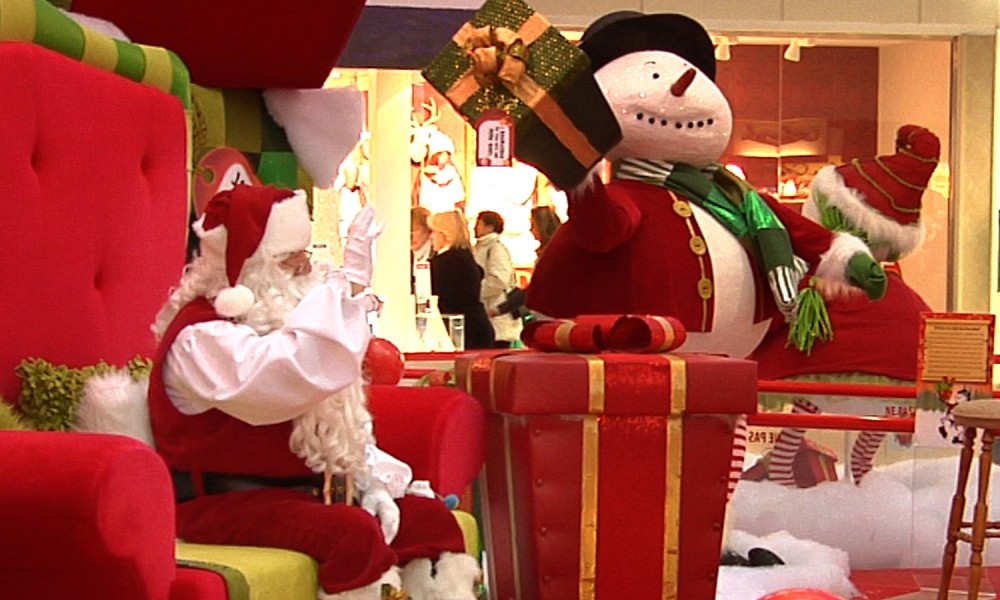 Le p&egrave;re No&euml;l est l'occasion de transmettre des valeurs de partage et d'espoir aux enfants, selon la professeure Guadalupe Puentes-Neuman.