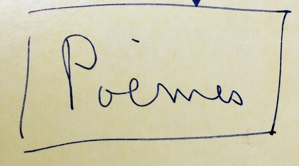 Le mot &laquo; Po&egrave;mes &raquo; &eacute;crit de la main d'Anne H&eacute;bert sur l'un de ses recueils