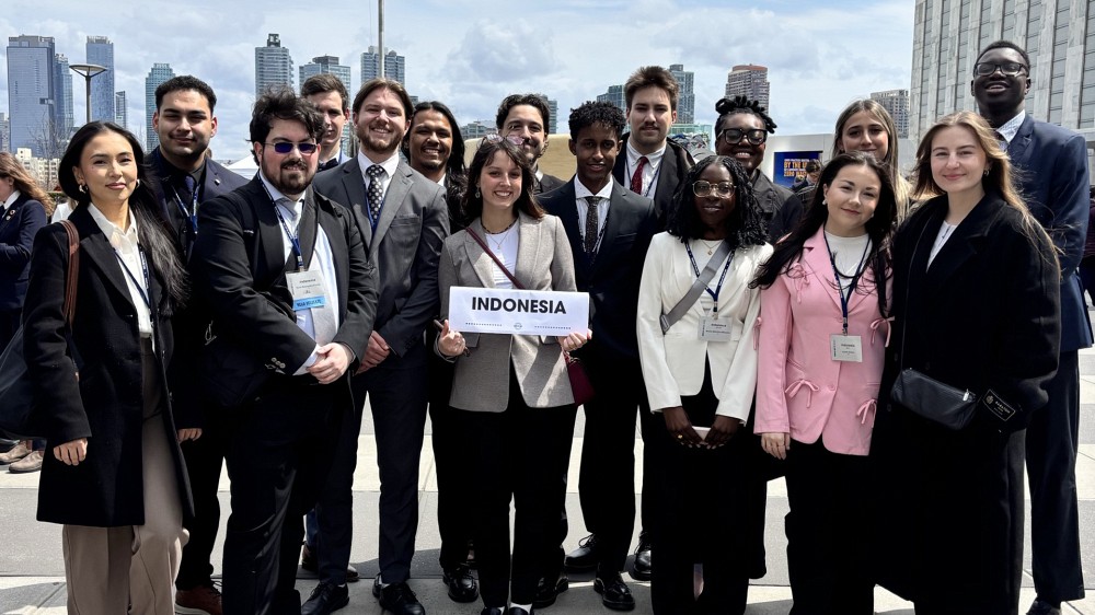 La d&eacute;l&eacute;gation de l'&Eacute;cole de politique appliqu&eacute;e de la Facult&eacute; des lettres et sciences humaines revient au Qu&eacute;bec avec trois prix, soit deux&nbsp;Outstanding position paper&nbsp;et une&nbsp;Distinguished delegation