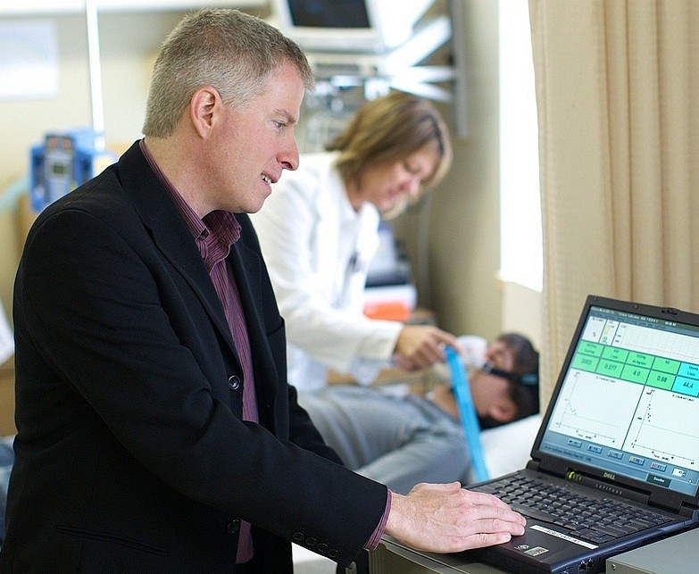 Le Dr&nbsp;Andr&eacute; Carpentier, professeur &agrave; l&rsquo;Universit&eacute; de Sherbrooke et chercheur au Centre de recherche clinique &Eacute;tienne-Le&nbsp;Bel du CHUS.