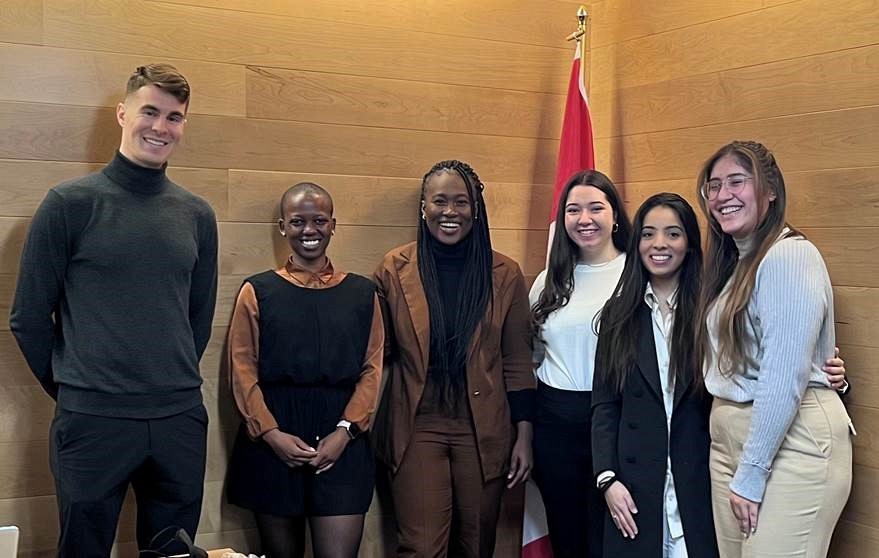 Sean Doyle, Nattacha Niyukuri, Djeinabou Barry, Karo Dupuis, Nourimane El Ouahdani et Maria Eduarda Garcia Camino.
