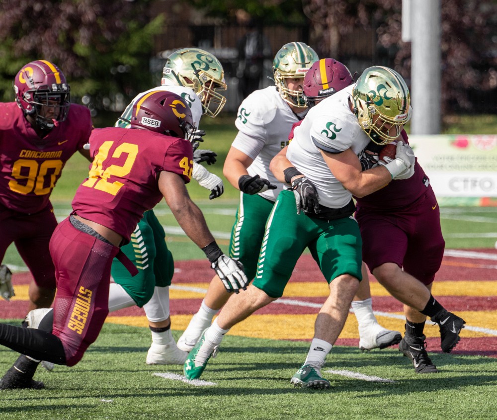 Les attaques ont &eacute;t&eacute; tr&egrave;s efficaces dans le duel Vert & Or-Stingers, samedi apr&egrave;s-midi au stade de l'Universit&eacute; Concordia.