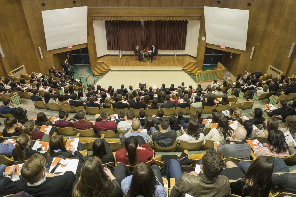 Quelque 300 &eacute;tudiants provenant des six facult&eacute;s de droit civil au Canada se sont r&eacute;unis &agrave; Sherbrooke.