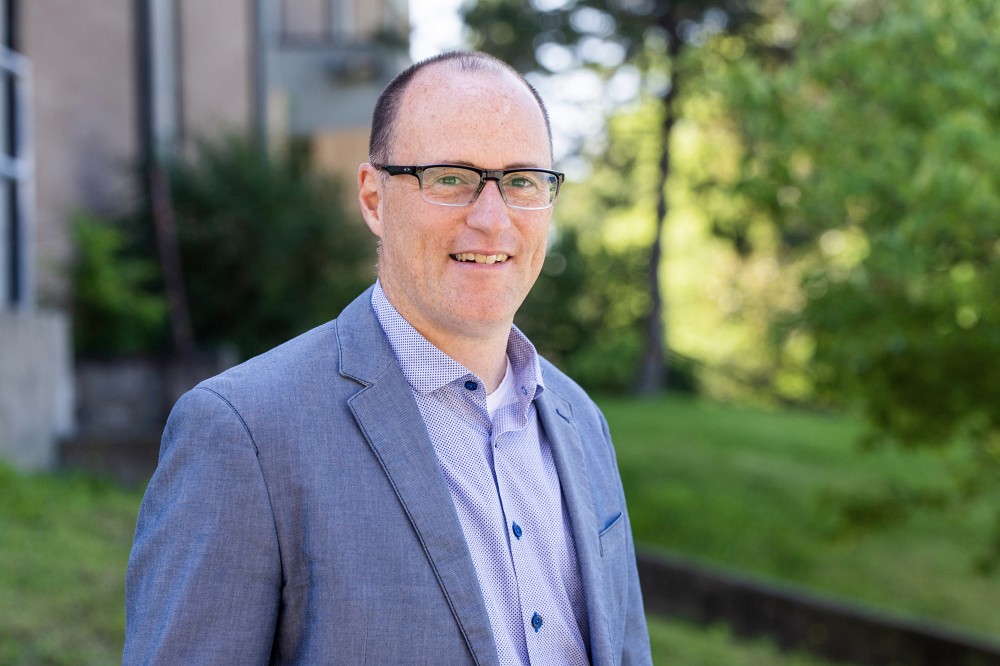 Le doyen de la Facult&eacute; des sciences de l'activit&eacute; physique, le professeur Sylvain Turcotte