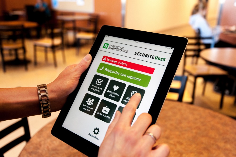 L'application mobile S&eacute;curit&eacute;UdeS est le moyen le plus efficace d'&ecirc;tre avis&eacute; rapidement d'une urgence.