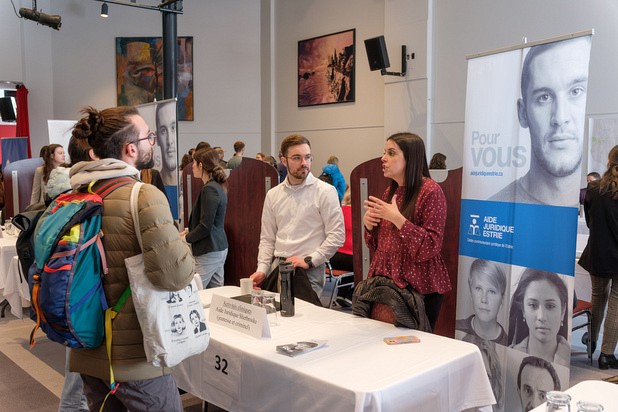 Lors de son Carrefour &eacute;tudiant, la Facult&eacute; de droit invite les organismes du milieu &agrave; proposer aux personnes &eacute;tudiantes des occasions concr&egrave;tes d'aider les autres.