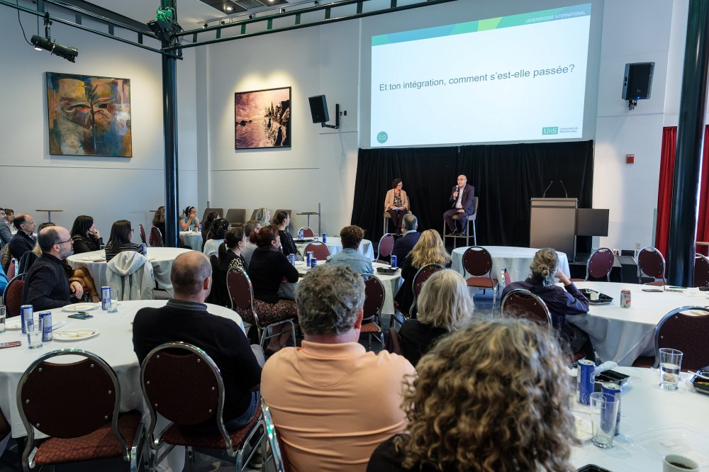 La copr&eacute;sidence d'honneur, compos&eacute;e de Mercedes Orellana et d'Adbel Mekki Berrada, lors du&nbsp;lancement d'UdeS Monde, le 4 octobre dernier