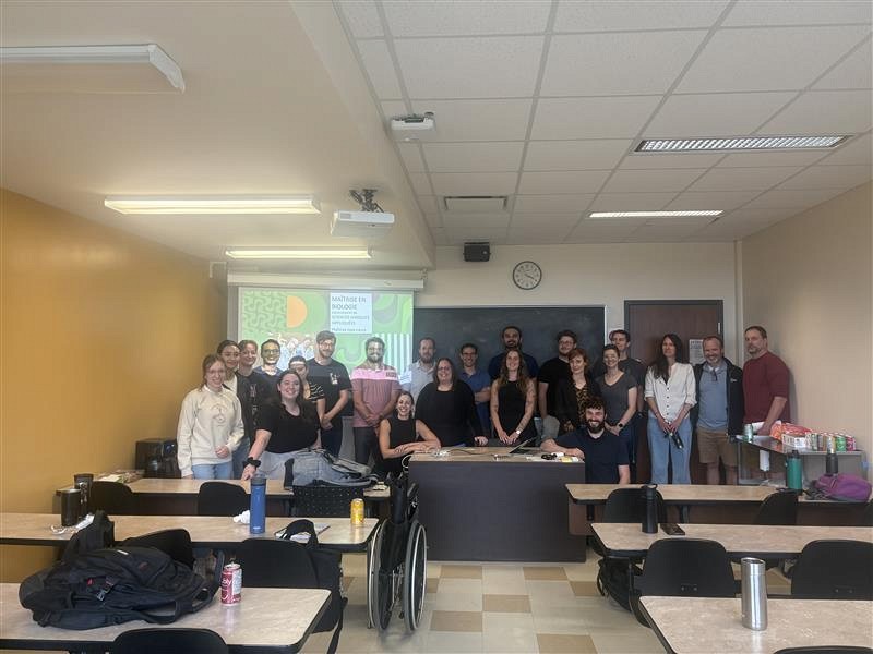 Le cheminement en sciences omiques appliqu&eacute;es est unique et novateur et repose sur une interdisciplinarit&eacute; totale, alliant biologie mol&eacute;culaire, bio-informatique, et les derni&egrave;res nouveaut&eacute;s en mati&egrave;re de technologie de s&eacute;quen&ccedil;age &agrave; haut d&eacute;bit, au c&oelig;ur m&ecirc;me de la formation.