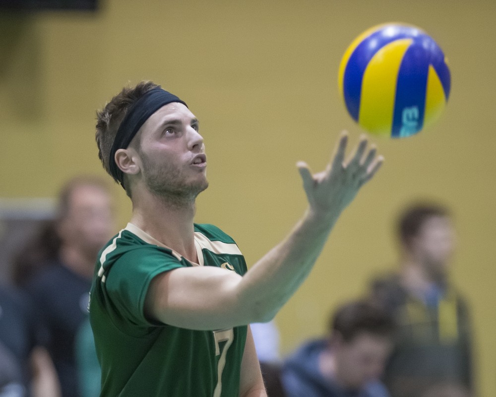 Samuel Surprenant et ses co&eacute;quipiers du Vert&nbsp;&&nbsp;Or sont qualifi&eacute;s pour la phase finale de la Coupe du Qu&eacute;bec senior de volleyball.