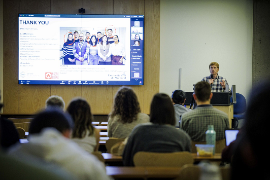 La session mensuelle du RiboClub de juin 2025 a &eacute;t&eacute; anim&eacute;e par le professeur Evan Mercier du d&eacute;partement de microbiologie et d'infectiologie &agrave; l&rsquo;Universit&eacute; de Sherbrooke.