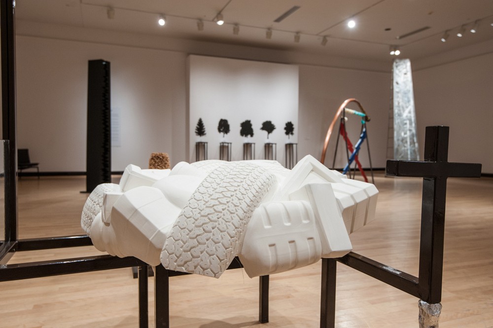 L'exposition Au tour de Cozic met en vedette les sculptures de sept laur&eacute;ats du prix Paul-&Eacute;mile-Borduas.