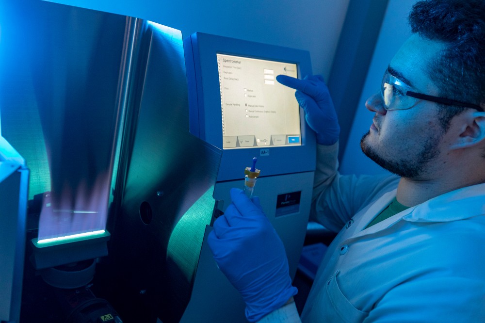 Les montants re&ccedil;us de la Fondation canadienne pour l'innovation permettent de financer l'achat d'&eacute;quipement de pointe n&eacute;cessaire &agrave; l'avancement de travaux de recherche.