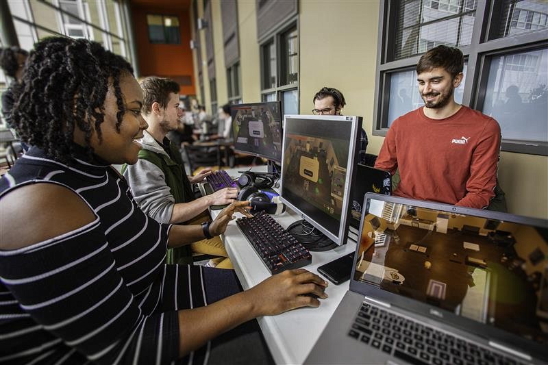 Le changement de nom pour Informatique et sciences de l'image vise &agrave; mieux refl&eacute;ter l&rsquo;&eacute;volution du domaine, la nature des comp&eacute;tences d&eacute;velopp&eacute;es et les d&eacute;bouch&eacute;s professionnels associ&eacute;s au programme.&nbsp;