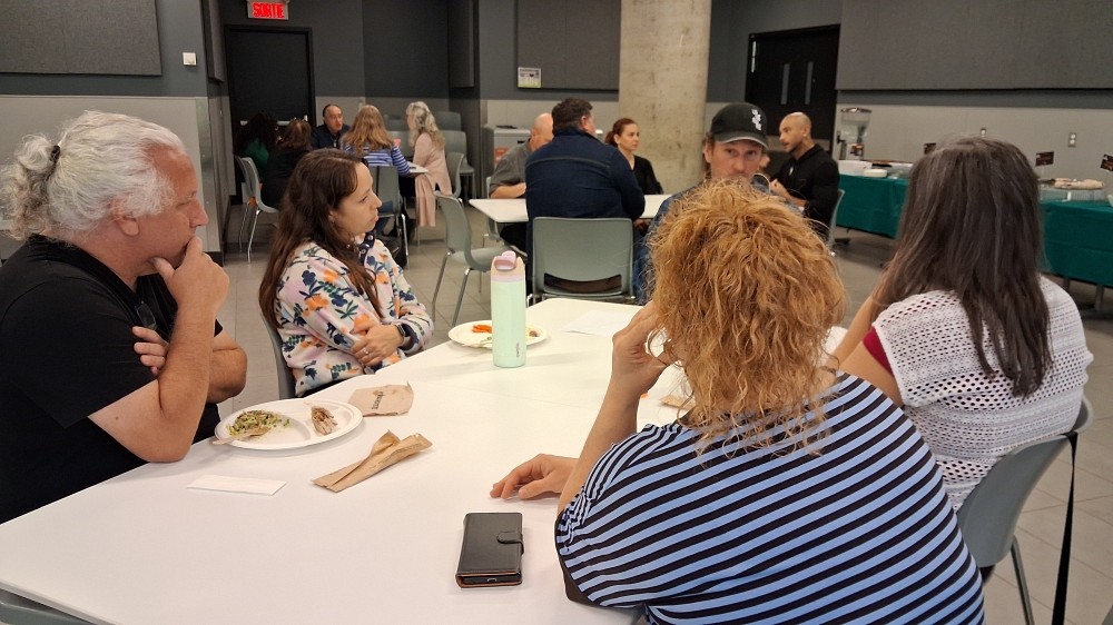 L'activit&eacute; &laquo; &Agrave; livre ouvert &raquo; &eacute;tait organis&eacute;e par le Service de la mobilit&eacute;, de la s&eacute;curit&eacute; et de la pr&eacute;vention de l'UdeS en collaboration avec la Table itin&eacute;rance Rive Sud (TIRS)