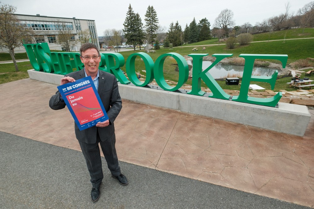Le professeur Jean-Pierre Perreault, vice-recteur &agrave; la recherche et aux &eacute;tudes sup&eacute;rieures &agrave; l'UdeS, pr&eacute;sident de l'Acfas et copr&eacute;sident du 88e Congr&egrave;s.