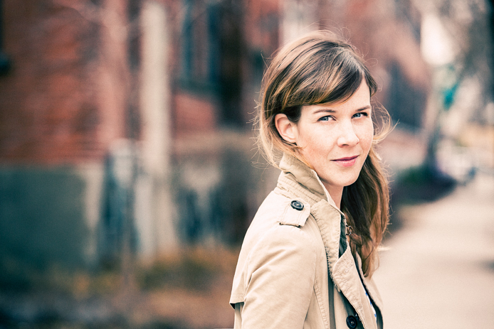 Sarah Rocheville, professeure de litt&eacute;rature et cr&eacute;ation au D&eacute;partement des lettres et communications de l'Universit&eacute; de Sherbrooke