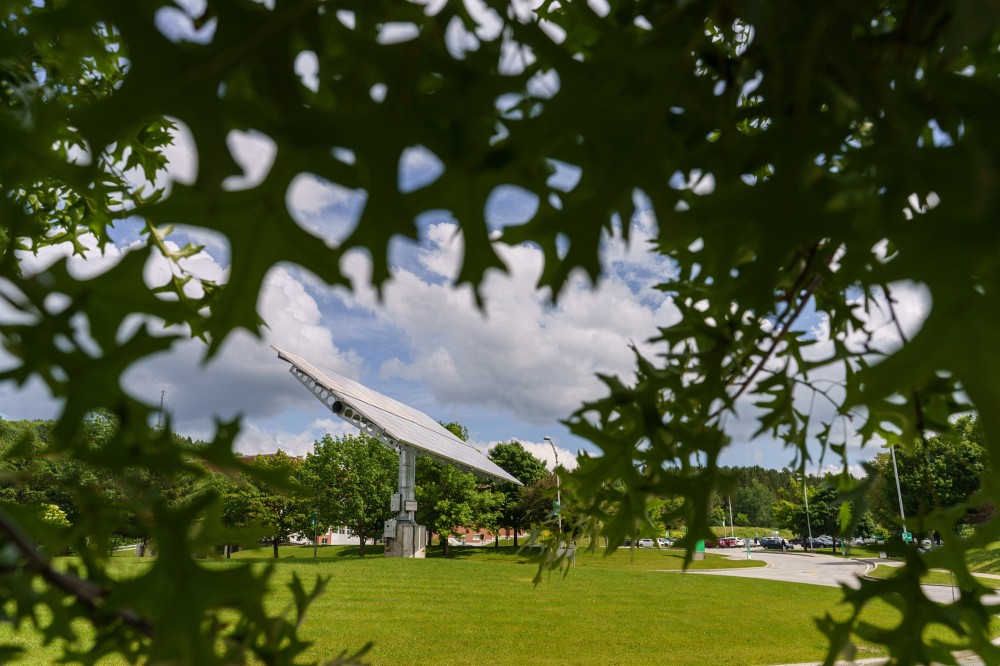 Panneau solaire sur le Campus principal.