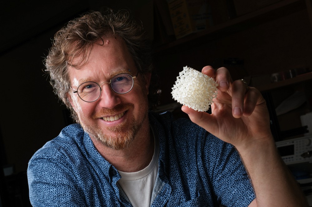 Le Pr Elijah Van Houten&nbsp;est un sp&eacute;cialiste reconnu dans le domaine de l&rsquo;&eacute;lastographie m&eacute;dicale.