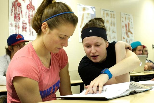 Ce certificat d'une dur&eacute;e de deux sessions s'adresse aux athl&egrave;tes, aux officiels et aux entra&icirc;neurs.