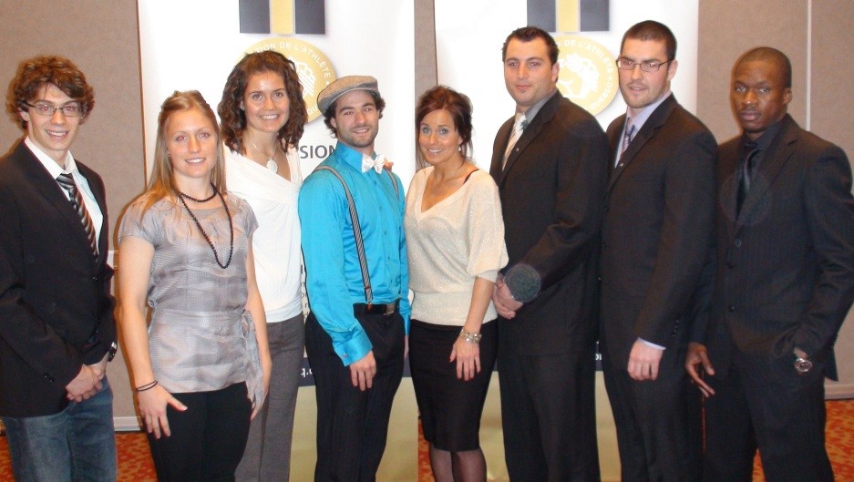 Sept membres de la famille du Vert & Or ont re&ccedil;u des bourses de la Fondation de l&rsquo;athl&egrave;te d&rsquo;excellence du Qu&eacute;bec.