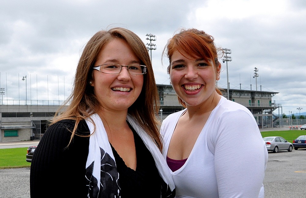 Estelle Martel-C&ocirc;t&eacute; et Andr&eacute;e-Anne Jacob, &eacute;tudiantes en kin&eacute;siologie, ont pris part aux activit&eacute;s de la rentr&eacute;e.