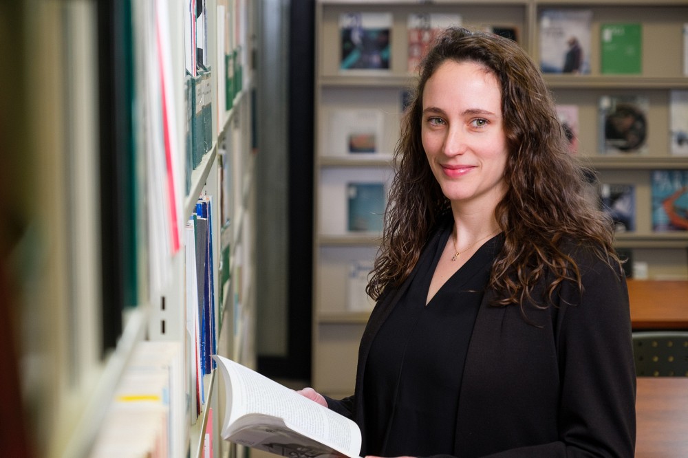 Marie-H&eacute;l&egrave;ne Jeannotte, charg&eacute;e de cours en litt&eacute;rature.